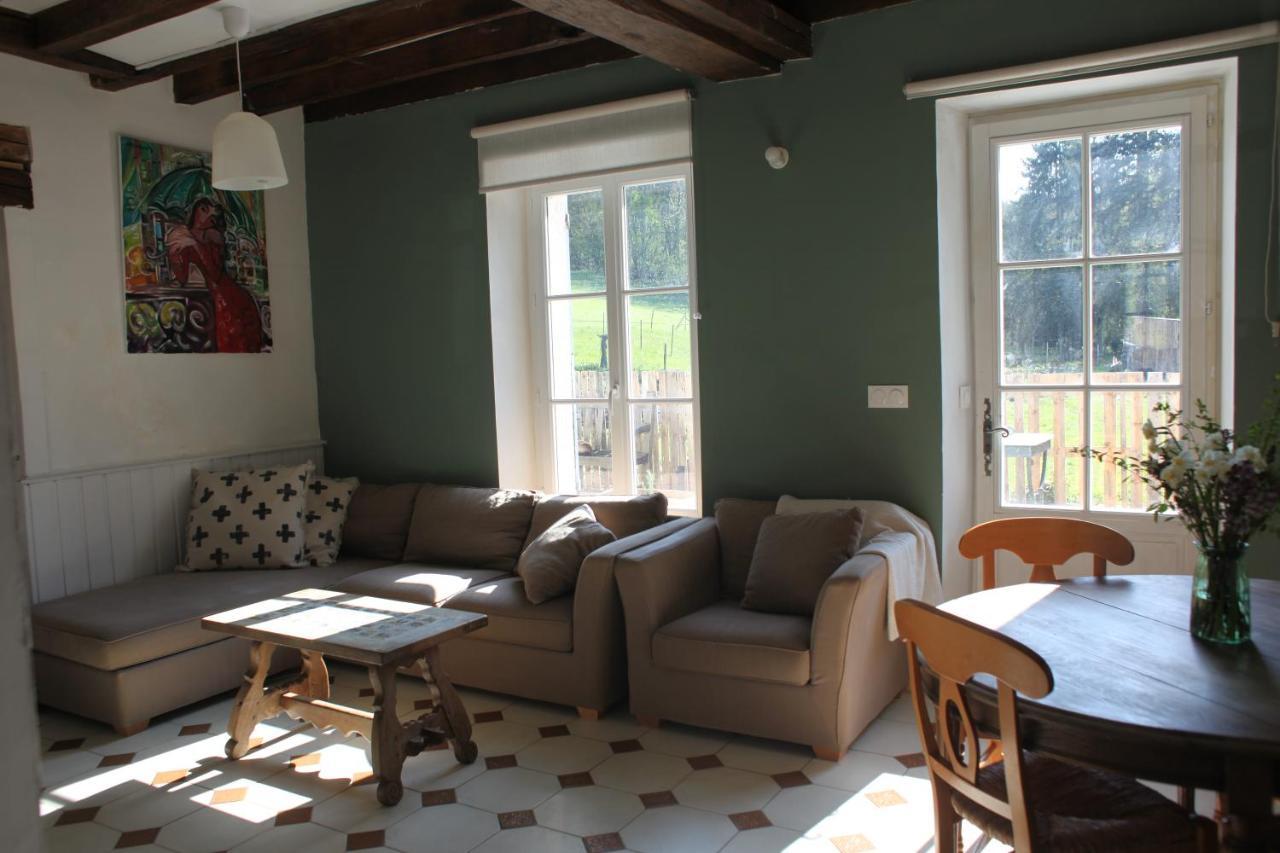 Fleurs De Brenne Gite Neuille-le-Lierre ภายนอก รูปภาพ